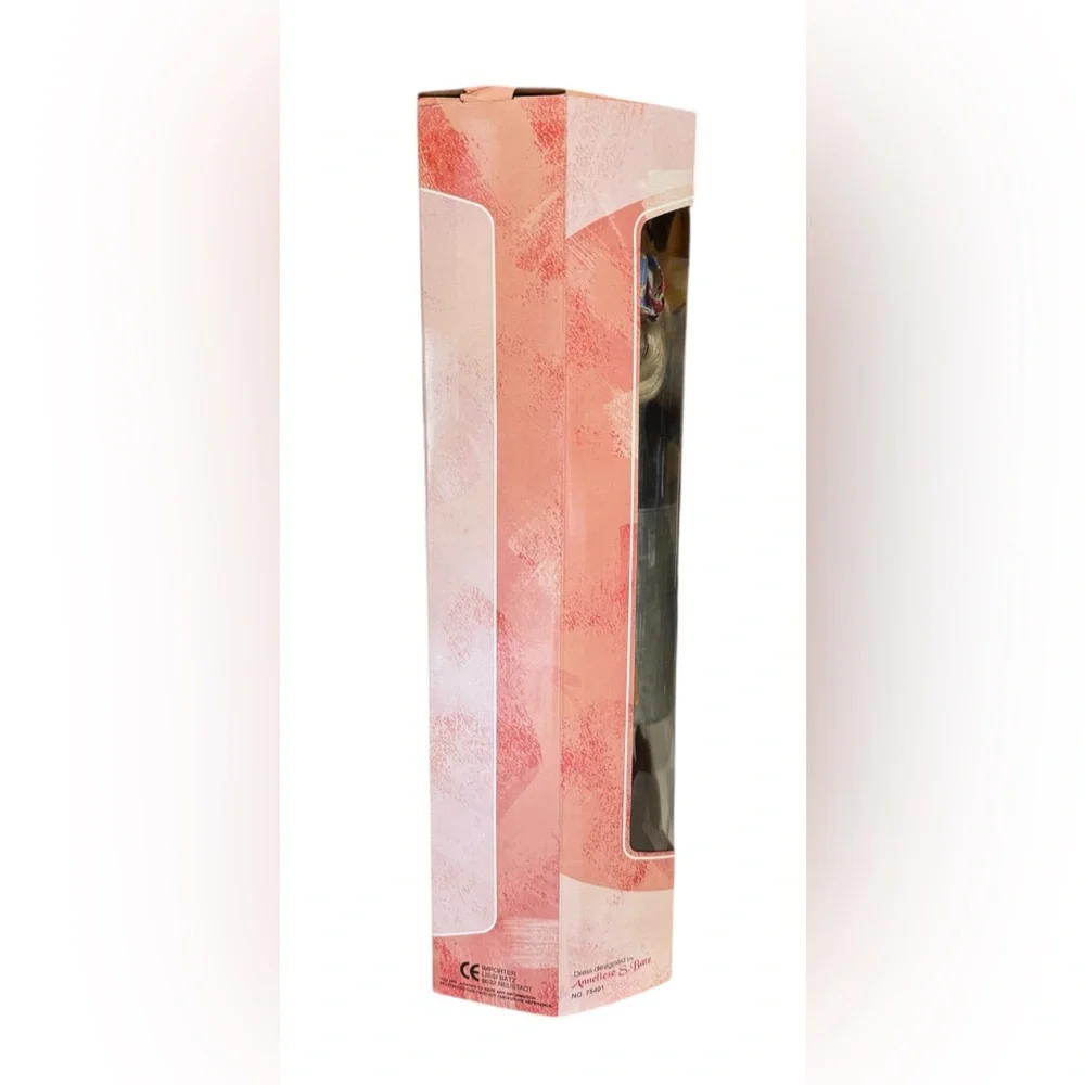 NIB  Unique Lissi Doll 